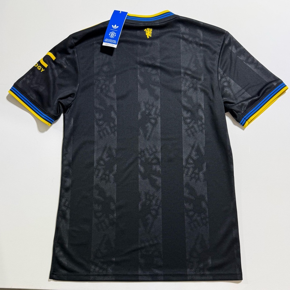 Adidas MANCHESTER UNITED 25/26 THIRD JERSEY SIZE SMALL. - Picture 6 of 7